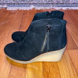 Black Tom’s wedge booties